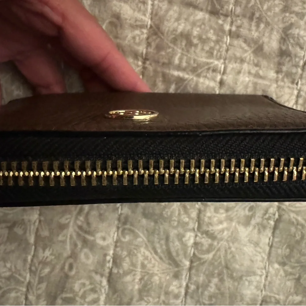 Tory Burch Pebbled Brown Wallet with Gold Emblem - Picture 8 of 8